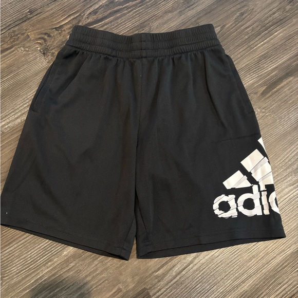 Adidas Black Performance Shorts Boys Medium - Picture 1 of 3